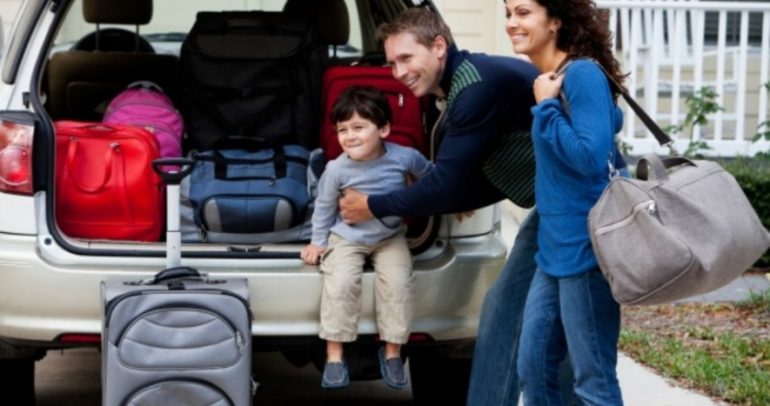 كيف تقوم برحلة آمنة مع أطفالك في السيارة